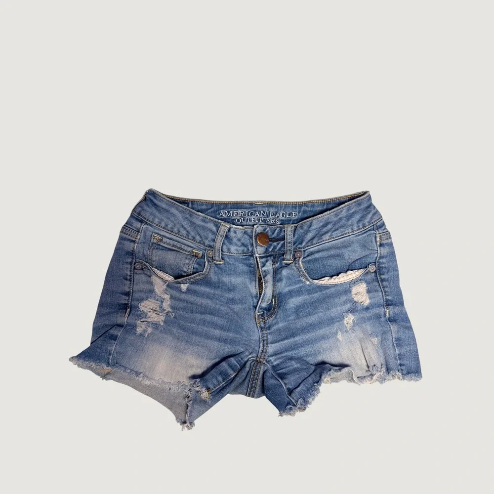 Y2K American Eagle Super Stretch Distressed Denim Shorts Light Wash Raw Hem #16